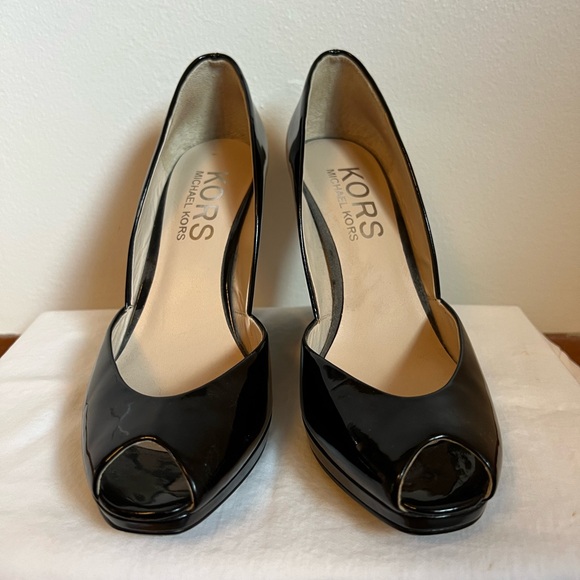 KORS Michael Kors Black Patent Leather Wedge Heels Peep Toe Women’s Size 9.5 - Picture 3 of 8